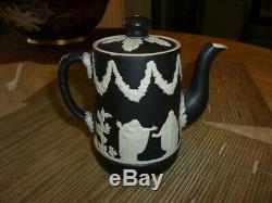 Vintage Noir Jasperware Wedgwood Petit Teapot Avec Couvercle