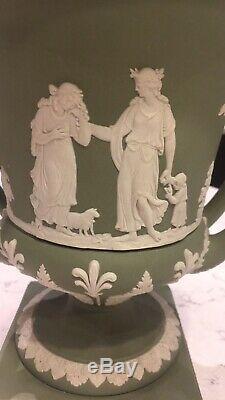 Vintage Wedgewood Jasperware Grand Vase / Urne Avec Couvercle. Condition Parfaite