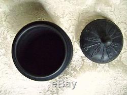 Vintage Wedgwood Black Basalt Jasperware Bouteille À Tabac Conteneur À Lidded