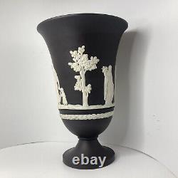 Vintage Wedgwood Blanc Sur Brun Foncé Jasper Vaisselle À Pied Vase Trompette 69 H-18.5cm