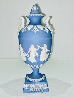 Vintage Wedgwood Bleu Jasperware Dancing Hours Urn Vase Avec LID Bacchus