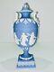 Vintage Wedgwood Bleu Jasperware Dancing Hours Urn Vase Avec Lid Bacchus