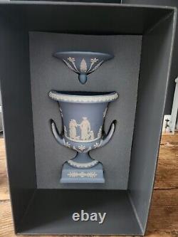 Vintage Wedgwood Blue Jasperware Campagna Lidded Urn Vase Boxed, Bonne Condition