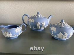 Vintage Wedgwood Blue Jasperware Tea Set, Lg. Théière, Crème De Bol À Sucre. 1956
