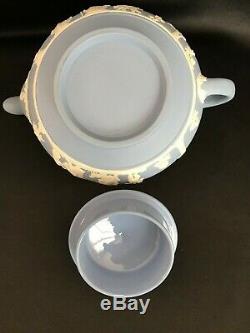 Vintage Wedgwood England Blue & White Jasperware Tea Set-17 Pcs. Grande Taille