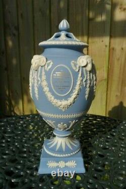 Vintage Wedgwood Jasperware Grande Urne Lidded- Pot Pourri Princesse Diana C1981