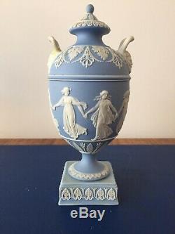 Vintage Wedgwood Jasperware Heures De Danse Pâle Bleu / Blanc 2 Handled Urne