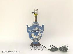 Vintage Wedgwood Porcelaine Bleu Clair Jasperware Vase De Lampe De Chariot
