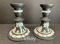 Vtg 19e C. Wedgwood Noir Jasperware 5 Scènes Classiques Candlestick Set Of 2