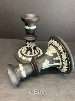 Vtg 19e C. Wedgwood Noir Jasperware 5 Scènes Classiques Candlestick Set Of 2