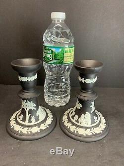 Vtg 19e C. Wedgwood Noir Jasperware 5 Scènes Classiques Candlestick Set Of 2