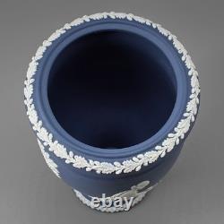 WEDGWOOD Jasperware Vase artisanale Portland / bleu foncé avec couvercle, urne de 21 cm de hauteur