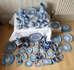 Wedgewood Bleu Jasperware 67 Piece Plaques Joblot, Ensembles, Teapot Vases, Horloge