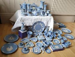 Wedgewood Bleu Jasperware 67 Piece Plaques Joblot, Ensembles, Teapot Vases, Horloge