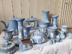 Wedgewood Bleu Jasperware 67 Piece Plaques Joblot, Ensembles, Teapot Vases, Horloge