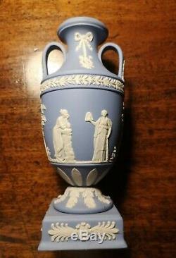 Wedgewood Jasperware Bleu Rare Vase Trophy