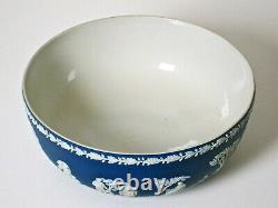Wedgwood 10 Cobalt Blue Dip Jasperware Center Ou Punch Bowl, Mi-1800's