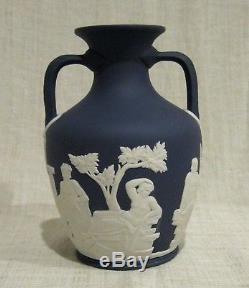 Wedgwood 6 Bleu Foncé Jasperware Portland Vase