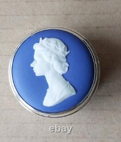 Wedgwood BLEU ROYAL Jasperware + BOÎTE MINIATURE en ARGENT pour le Jubilé de la Reine Britannique