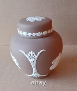 Wedgwood BRUN TAUPE FONCÉ Jasperware Petite BOÎTE À GINGEMBRE AVEC COUVERCLE SIGNÉE RARE