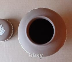 Wedgwood BRUN TAUPE FONCÉ Jasperware Petite BOÎTE À GINGEMBRE AVEC COUVERCLE SIGNÉE RARE