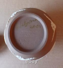 Wedgwood BRUN TAUPE FONCÉ Jasperware Petite BOÎTE À GINGEMBRE AVEC COUVERCLE SIGNÉE RARE