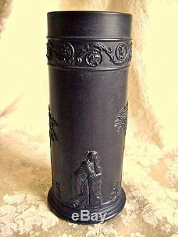 Wedgwood Black Basalt Jasperware Arcadian Spill Vase État Neuf