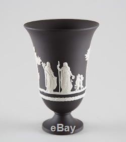 Wedgwood Black Jasperware Vase Arcadian À Pattes 7 Affection Maternelle