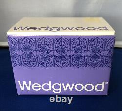 Wedgwood Blanc Sur Lilas Jasperware Rond Lidded Olympus Tobacco Cigarette Jar
