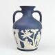 Wedgwood Bleu Foncé Jasperware Portland Vase / Amphora Avec La Boîte Originale