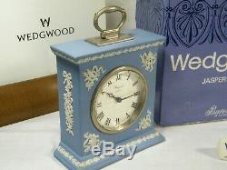 Wedgwood Bleu Jasper Ware Grec Mantle Horloge, Boxed Et Non Utilisé Excellente