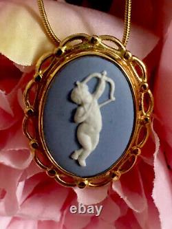 Wedgwood Bleu Jasperware Cherub Cupidon Collier Pendentif Broch Incroyable
