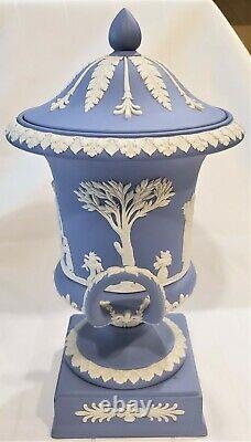 Wedgwood Bleu Jasperware Couvert Deux Campagna Vase Urn Manipulé