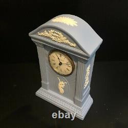 Wedgwood Bleu Jasperware Mantille Horloge