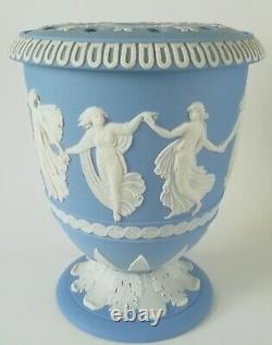 Wedgwood Blue Jasperware Heures De Danse Pot Pourri / Vase