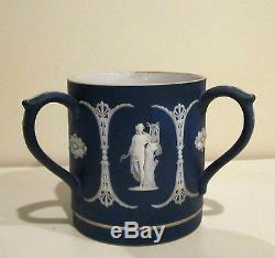 Wedgwood Blue Jasperware Tri Handled Loving Cup Ou Tyg À La Fin Du 19ème Siècle Au Début Du 20ème Siècle