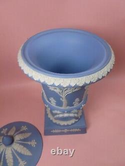 Wedgwood Blue Jasperware Vase / Urne Vers 1962 (jasper)