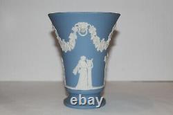 Wedgwood Blue Jasperware Vase Vintage Angleterre Pieds De Pied 6 Muses Grecques Tête De Lion