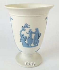 Wedgwood Blue Sur La Vase Blanche Jasperware Footed