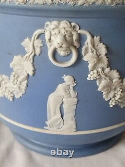 Wedgwood Classical Design Jasper Ware Vase / Pot, Vers 19ème Siècle