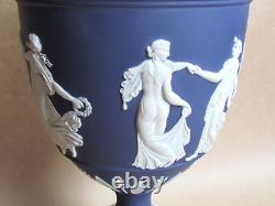 Wedgwood Dark Blue Jasperware Dancing Heures Lidded Urn (ref9441)