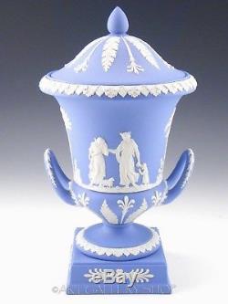 Wedgwood England Jasperware Bleu 11-7 / 8 Vase Urn Campana Poignees Couvertes Couvert