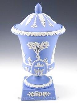 Wedgwood England Jasperware Bleu 11-7 / 8 Vase Urn Campana Poignees Couvertes Couvert