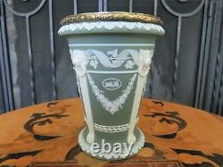 Wedgwood Green Jasperware Pilar Vase Lion Heads Gilt-metal Rim (vers 1870)