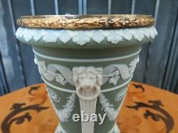 Wedgwood Green Jasperware Pilar Vase Lion Heads Gilt-metal Rim (vers 1870)
