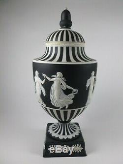 Wedgwood Jasper Ware Heures Dancing Noir Et Blanc Vase C. 1967 Rare