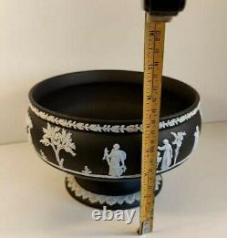 Wedgwood Jasper Ware White Sur Le Bol De Piédestal Noir