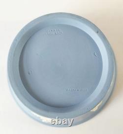 Wedgwood Jasper bleu pot-pourri / coupe à pot-pourri scènes classiques en jasperware Wedgwood Jasper bleu pot-pourri / coupe à pot-pourri scènes classiques en jasperware
