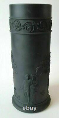 Wedgwood Jasperware Black Basalt Spill Vase 6 1/2 Pouce