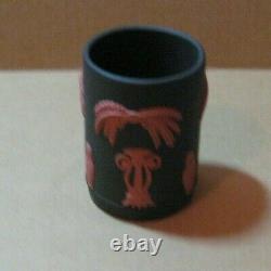 Wedgwood Jasperware Black & Terracotta Égyptienne Vase Courte À Déversement